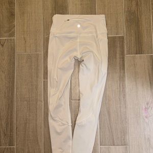 White lululemon leggings